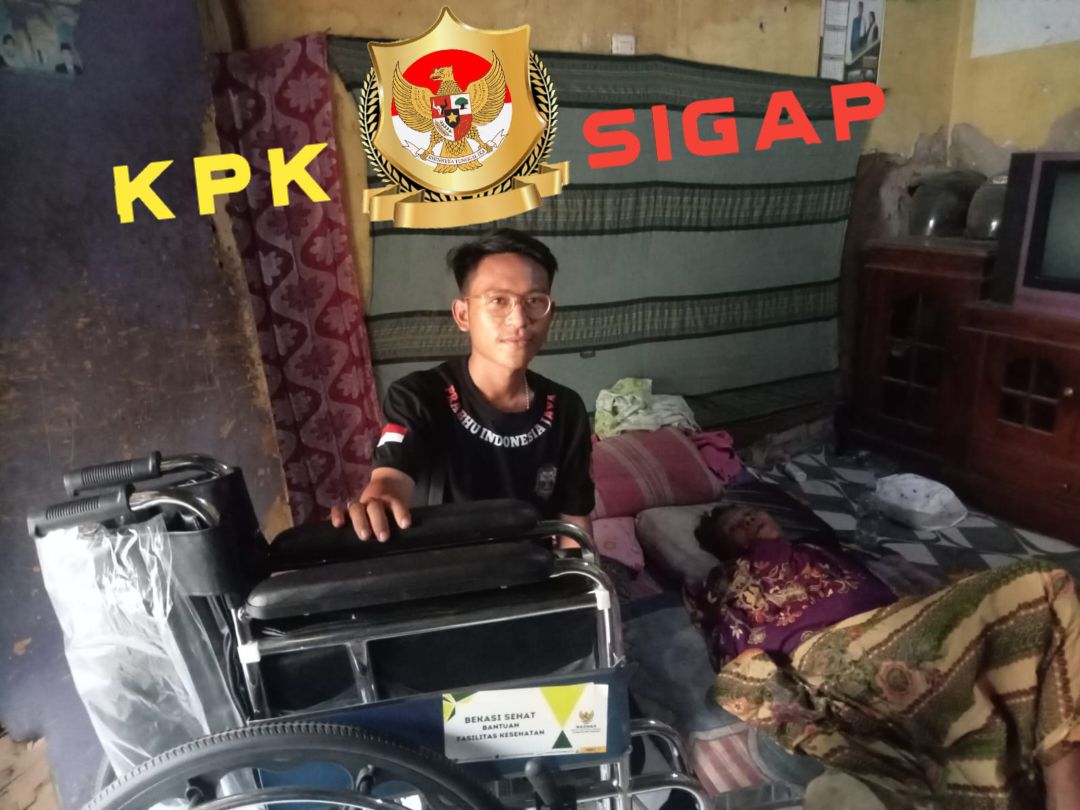 BAZNAS Kabupaten Bekasi Salurkan Bantuan Kursi Roda kepada Warga Sukatani