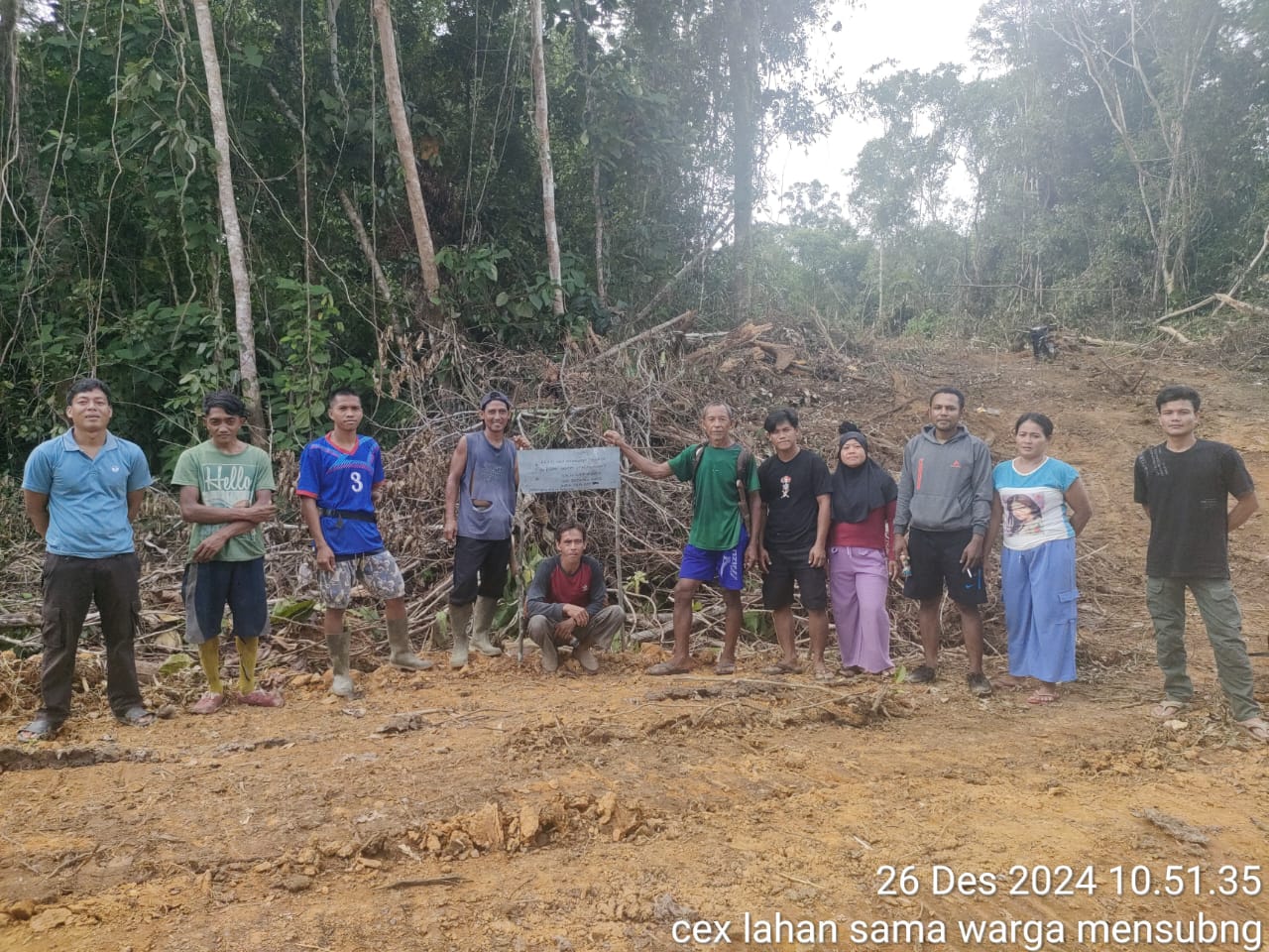 Perusakan Semena-Mena PT SMS Terhadap Lahan Masyarakat Memanas, Camat Naga Tayap Berikan Penjelasan Tegas