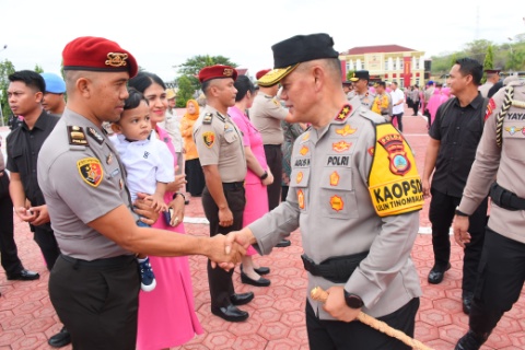 740 Personel Polri dan PNS Polda Sulteng Naik Pangkat, Ini Pesan Kapolda!
