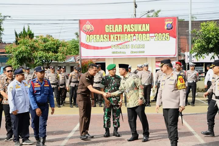 Bupati Dairi, Ir.Vickner Sinaga, Hadiri Apel Gelar Pasukan Operasi Ketupat Toba 2025