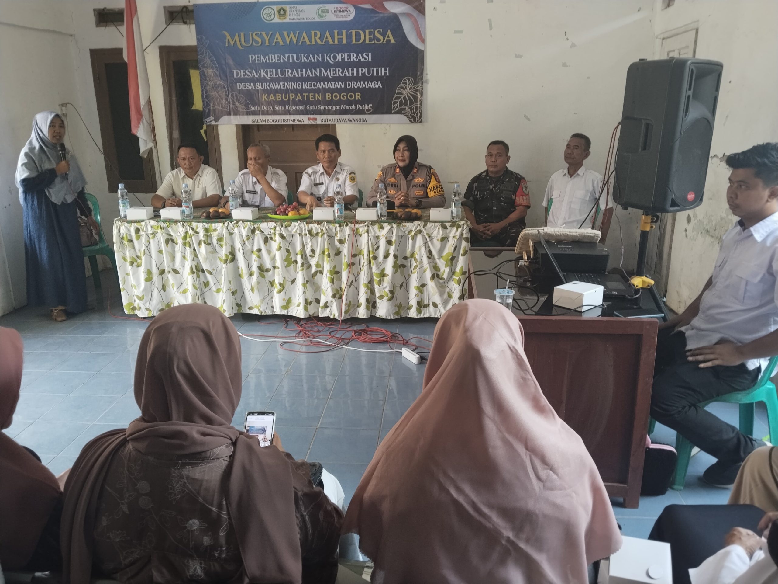 Kapolsek Dramaga Polres Bogor Hadiri Rapat Pembentukan Koperasi Merah Putih Di Desa Sukweing Kec. Dramaga Kab. Bogor