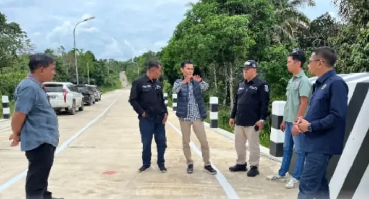 Monitoring Proyek Strategis Pansus LKPJ Lakukan Uji Petik Di Kubar Dan Mahulu