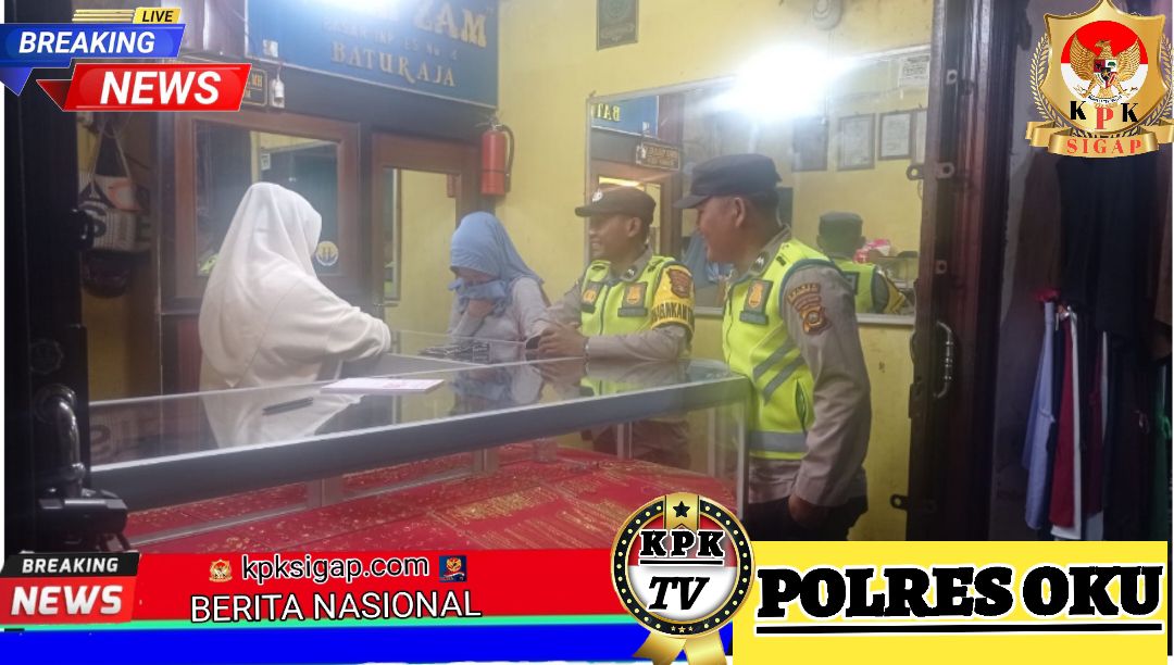 Kegiatan Patroli Dialogis Polsek Baturaja Timur Antisipasi Aksi Premanisme Di Seputaran Lokasi Pasar Atas Baturaja