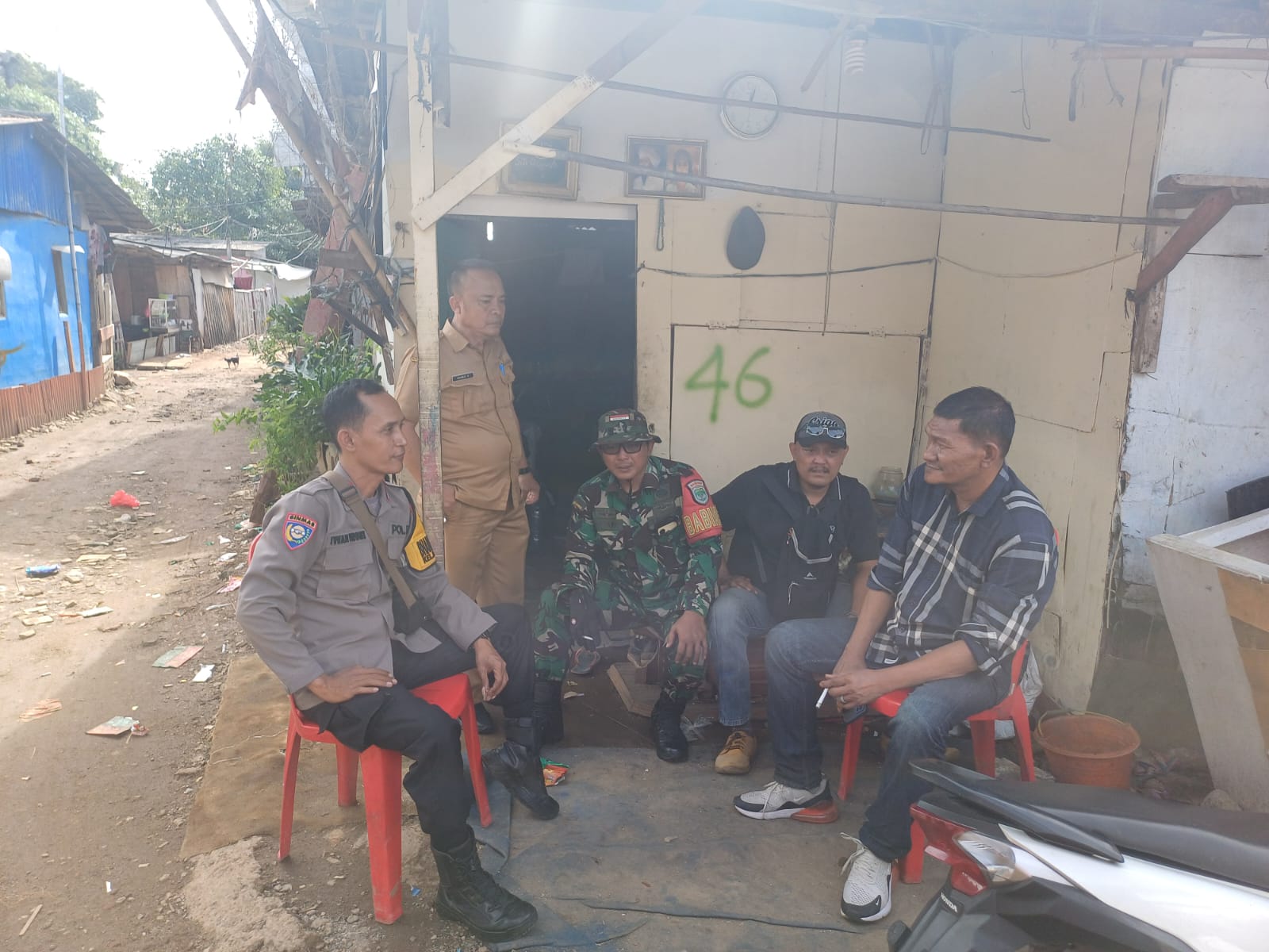 Sinergitas TNI-POLRI Amankan Wilayah Bintara Jaya