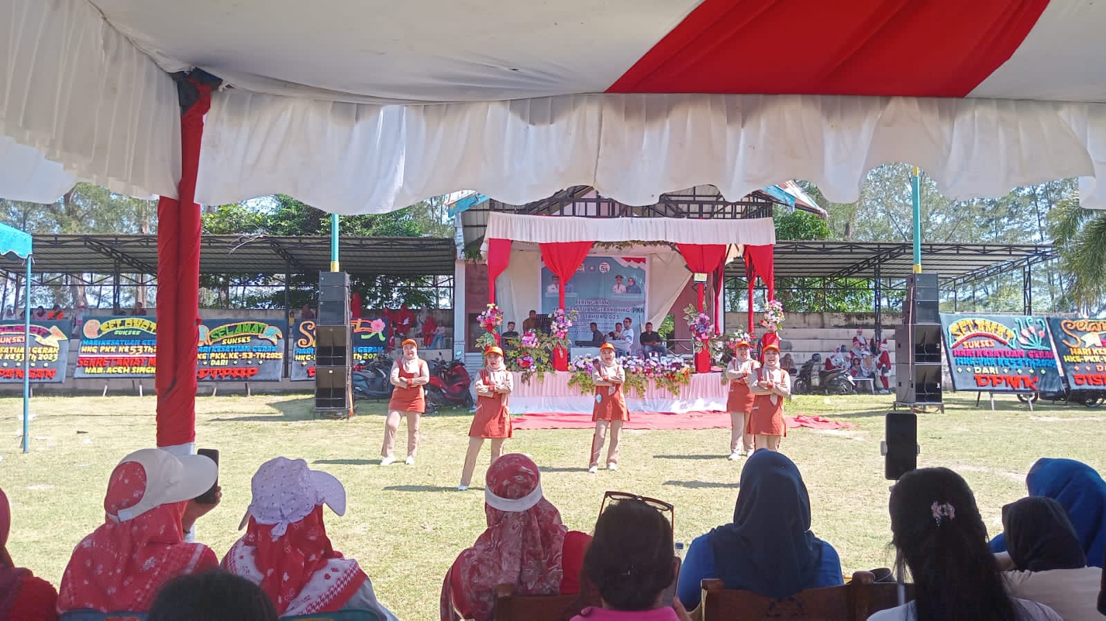 Peringatan HKG PKK ke-53 berlangsung semarak di ikuti lomba senam dari 74 Desa dari berbagai kecamatan di Aceh Singkil