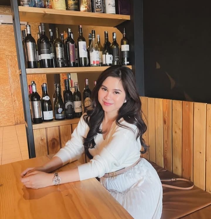 Miranda Grace Worang, pengusaha muda yang cantik berhasil menggapai kesuksesan di usia muda dalam kelola bisnis coffee shop