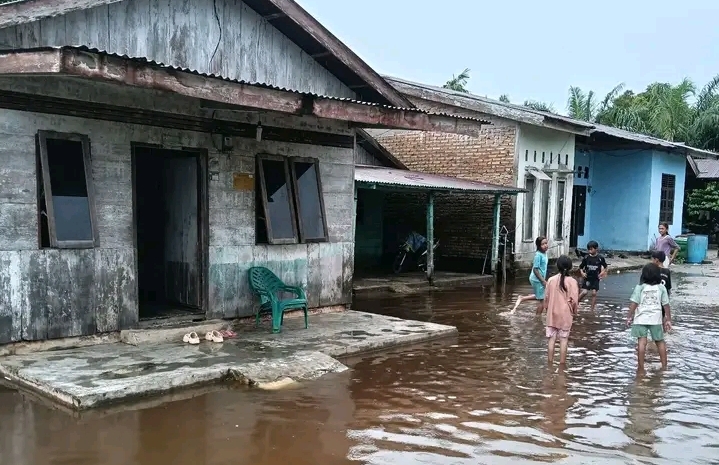 Banjir Rendan Ratusan Rumah Warga Di Kemukiman Rantau Gedang Teluk Rumbia
