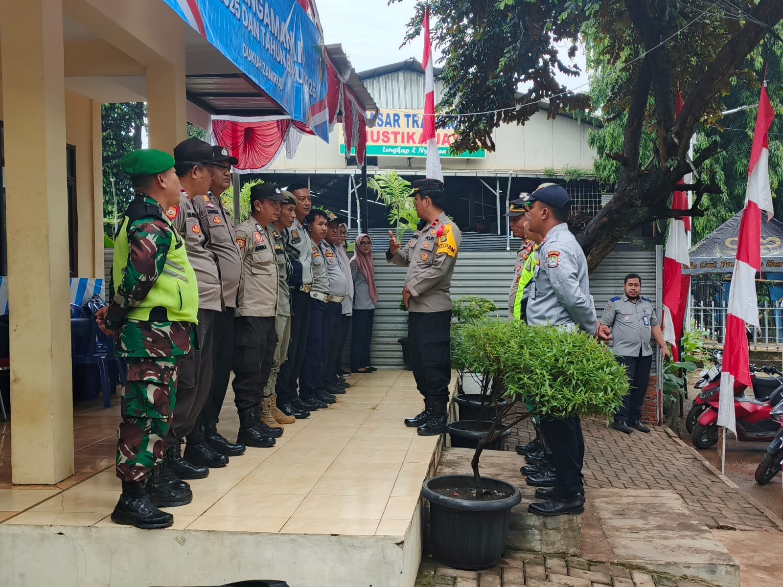 PELAYANAN OPS LILIN 2025-2026 DI POSPAM DUKUH ZAMRUD POLRES METRO BEKASI KOTA