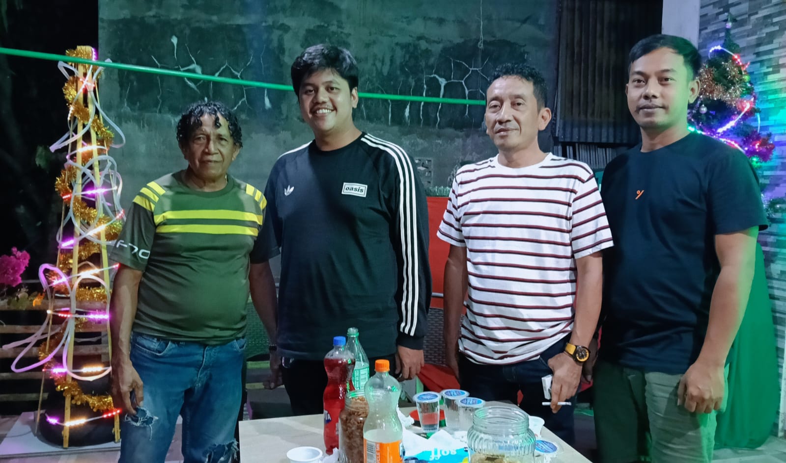 Ketua DPRD Soppeng H.A. Muhammad Farid Kaswadi Hadiri Open House Natal, Disambut Hangat Warga Jalan Kesatria