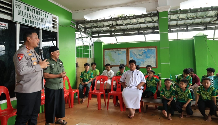 Kapolda Babel Bersama Ketua Bhayangkari Sambangi Panti Jompo dan Panti Asuhan Di Pangkalpinang