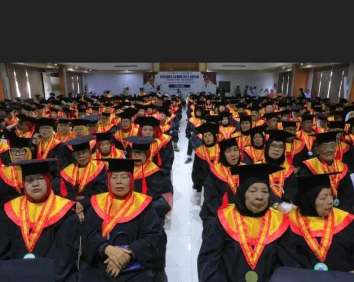 Pemerintah Tanggerang Kota Merubah Inovasi Kreatif Dengan Adanya Progam Wisuda Lansia