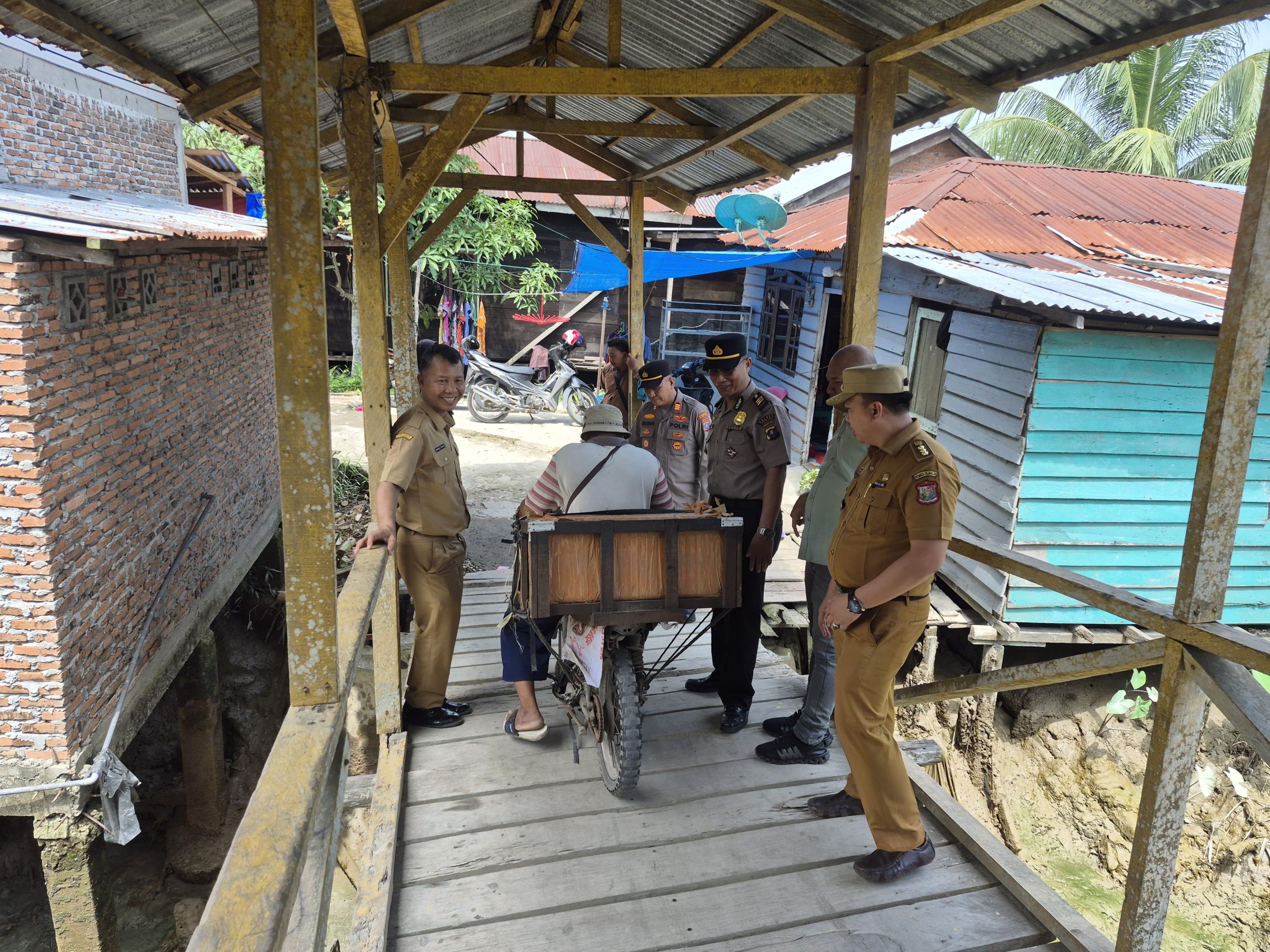 Dukung Program Pemerintah, Polres Tanjung Balai Survei Perbaikan Jembatan Merah Putih