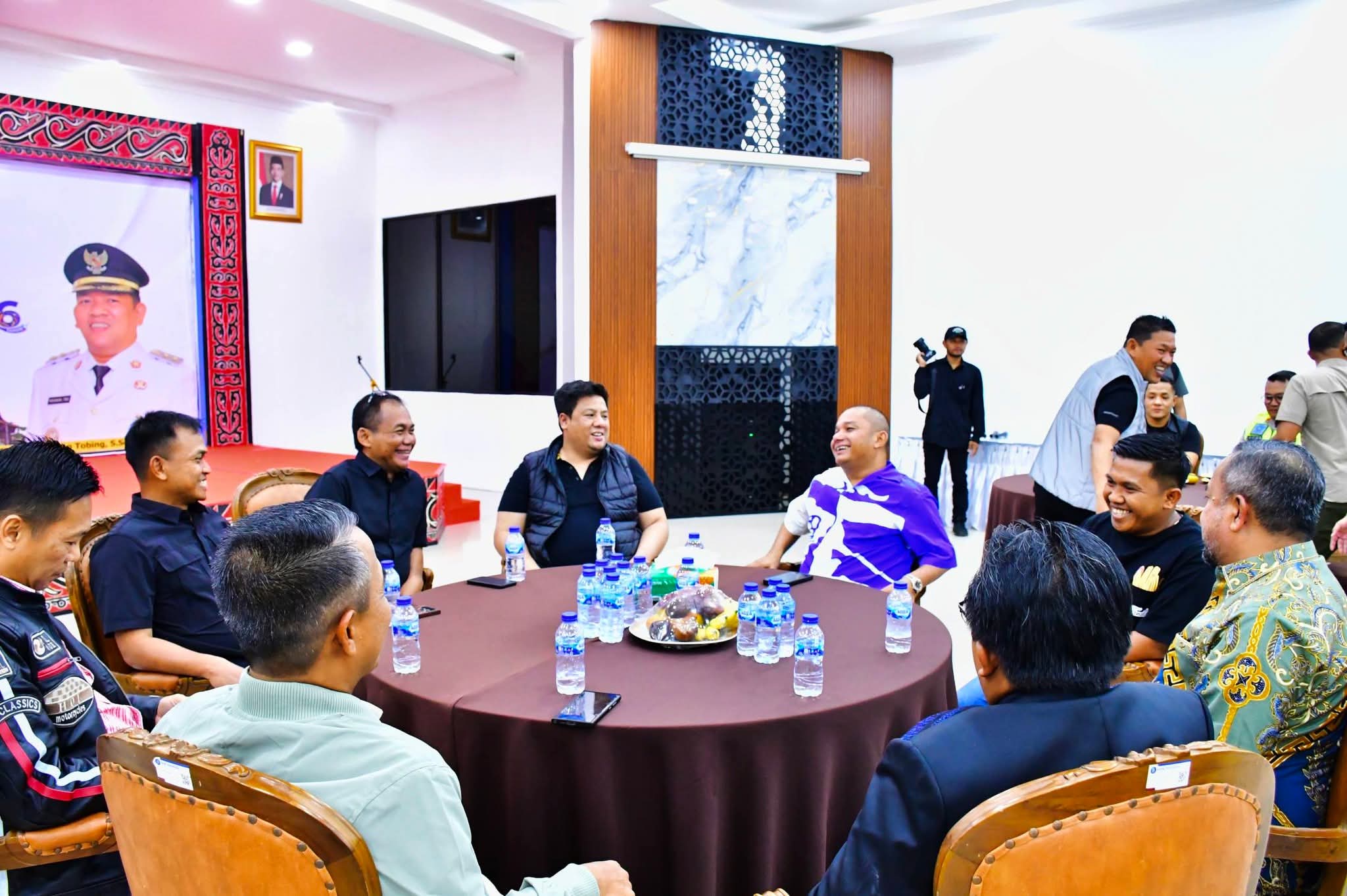 Perkuat Silaturahmi Kepala Daerah di Sumut, Bupati Samosir Hadiri Hari Jadi Kota Sibolga ke-326, 