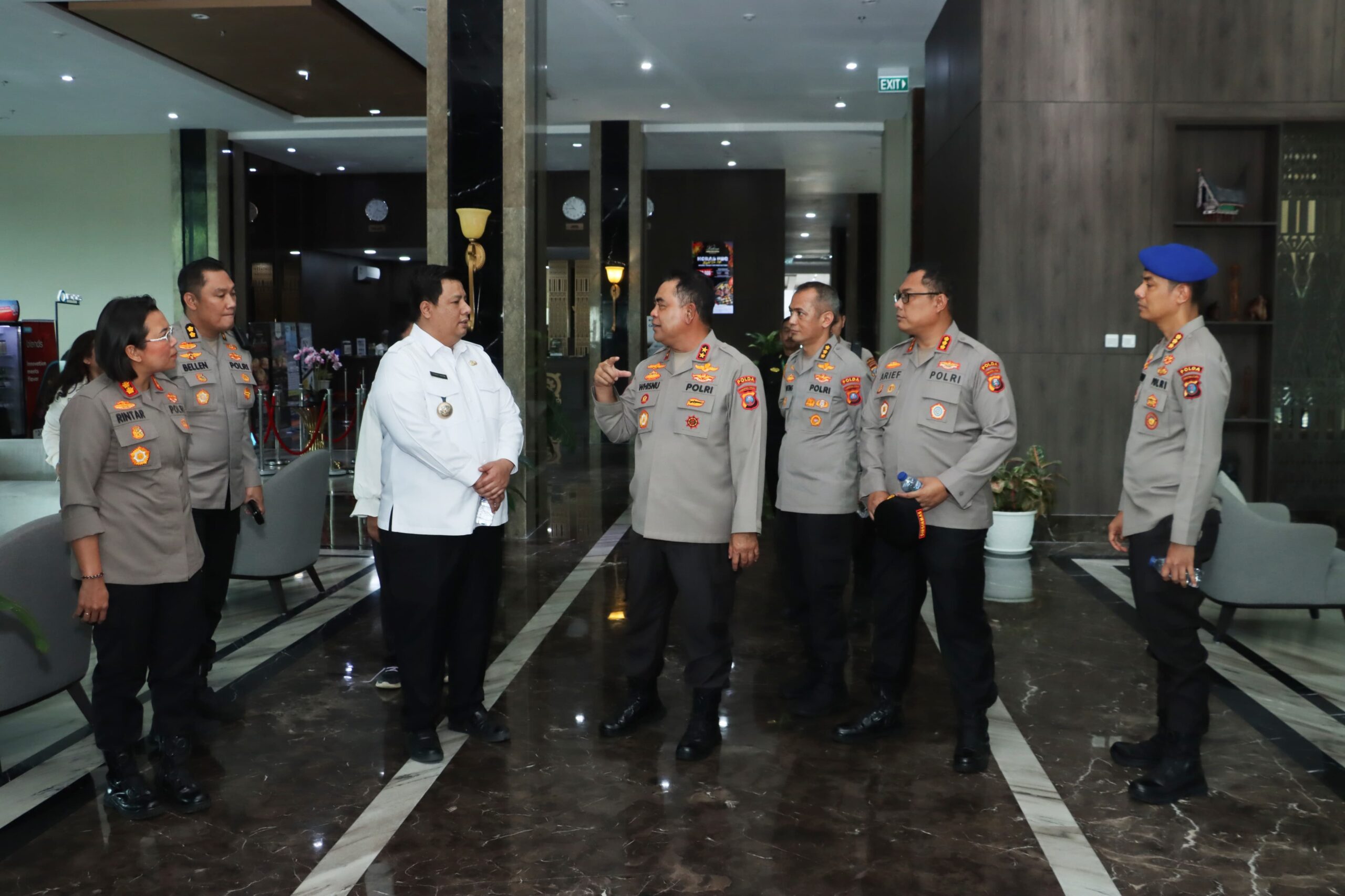 *Wujudkan Swasembada Pangan Nasional, Bupati Samosir Bersama Kapolda Sumut Tinjau Lokasi Penanaman Bawang Putih di Kecamatan Simanindo* 